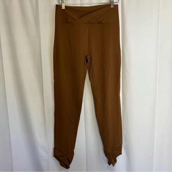 Devon Windsor Elsie High Waisted Cropped Workout Leggings Size LG Mocha Brown - Picture 7 of 8